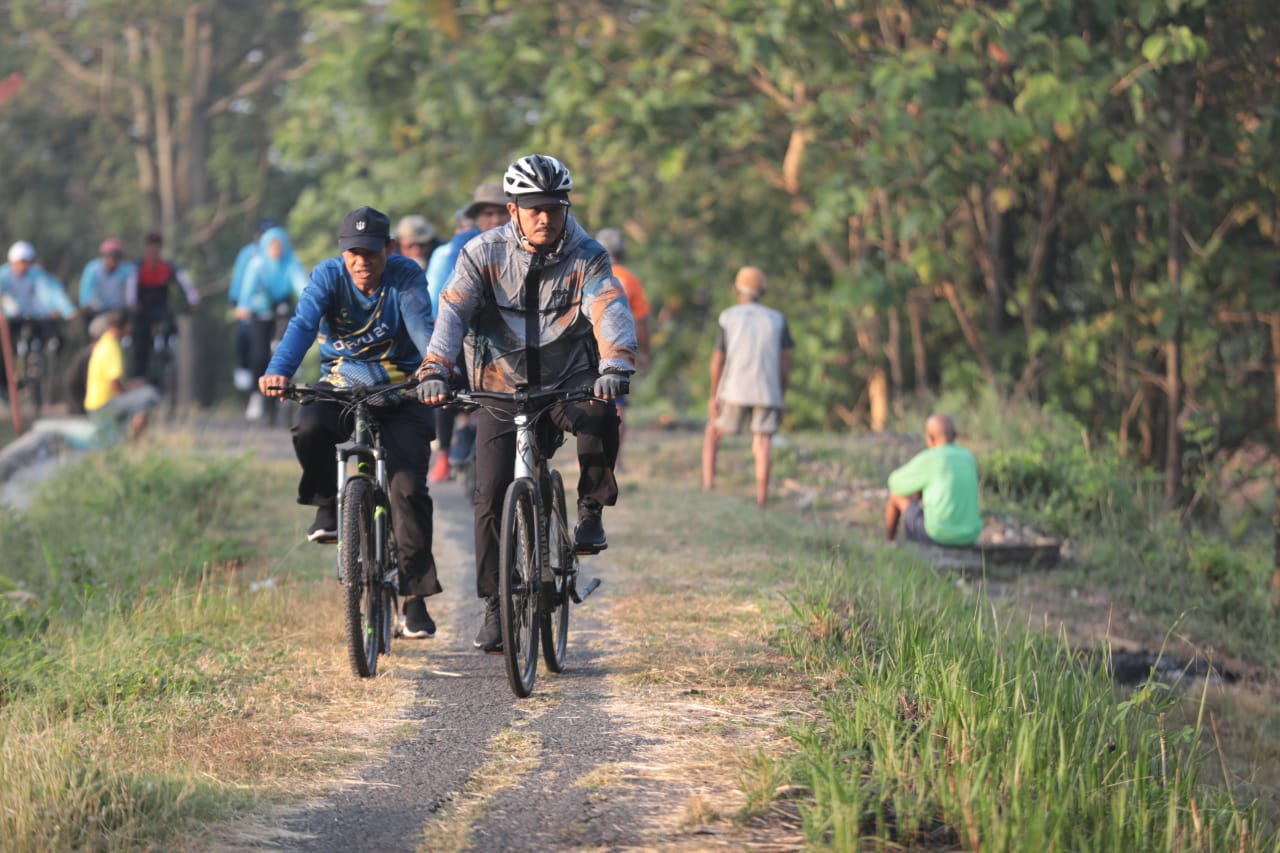 Gowes Di Kecamatan Kartoharjo, Wali Kota Sampaikan Rencana Pembangunan Ikon Baru Kota