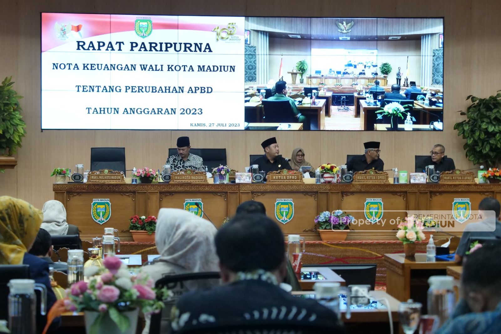 Foto 3 dari 9: Hadiri Rapat Paripurna Bersama DPRD, Wali Kota Sampaikan Nota Keuangan Atas Raperda P-APBD 2023