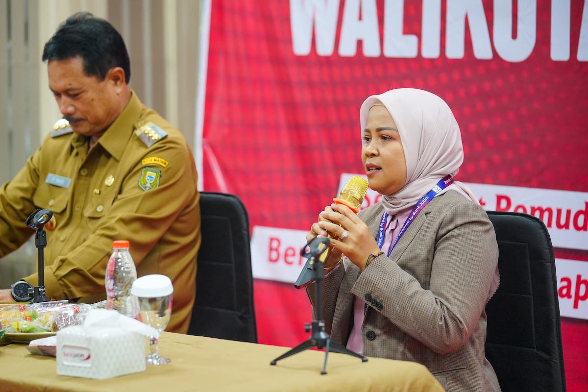 Foto 2 dari 8: Beri Motivasi Karyawan Bank Jatim, Wali Kota: Harus Mengedepankan Hasil Kerja Bukan Jam Kerja