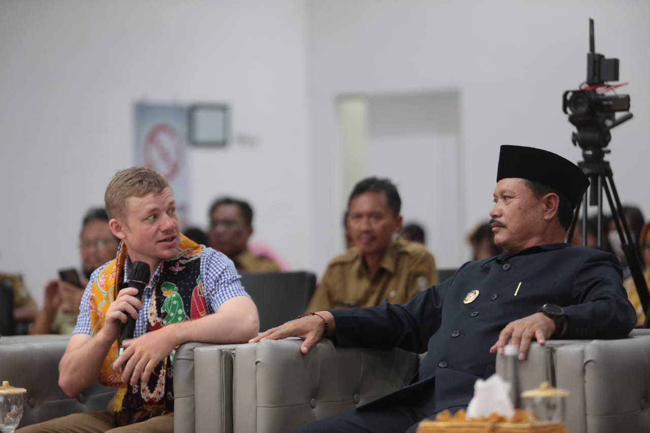 Foto 1 dari 9: Jalin Kerja sama Sister City, Kota Madiun - Kota Plzen Saling Kenalkan Budaya dan Sistem Pendidikan