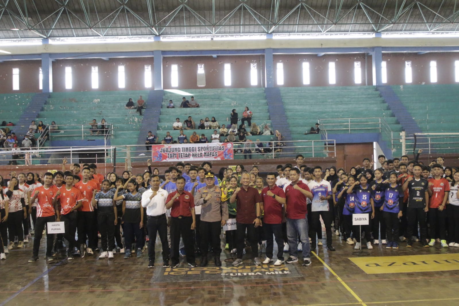 Foto 14 dari 15: Jaring Atlet Berprestasi, Pemkot Gelar Kejurkot  Bola Voli Antar Club U-18