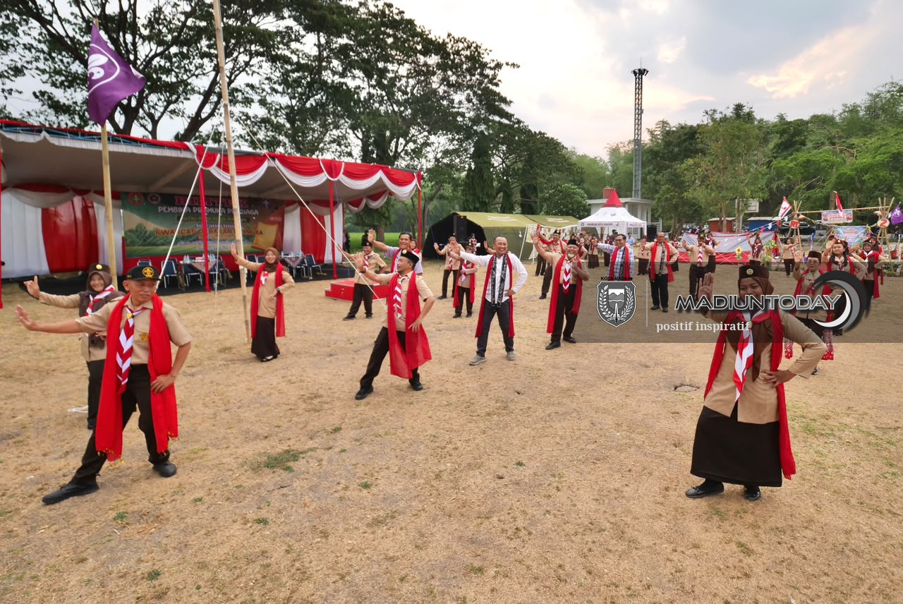 Foto 7 dari 15: Pramuka Prasiaga Perdana Digelar di Madiun, 200 Guru TK Dibekali Teknik Pembinaan Anak