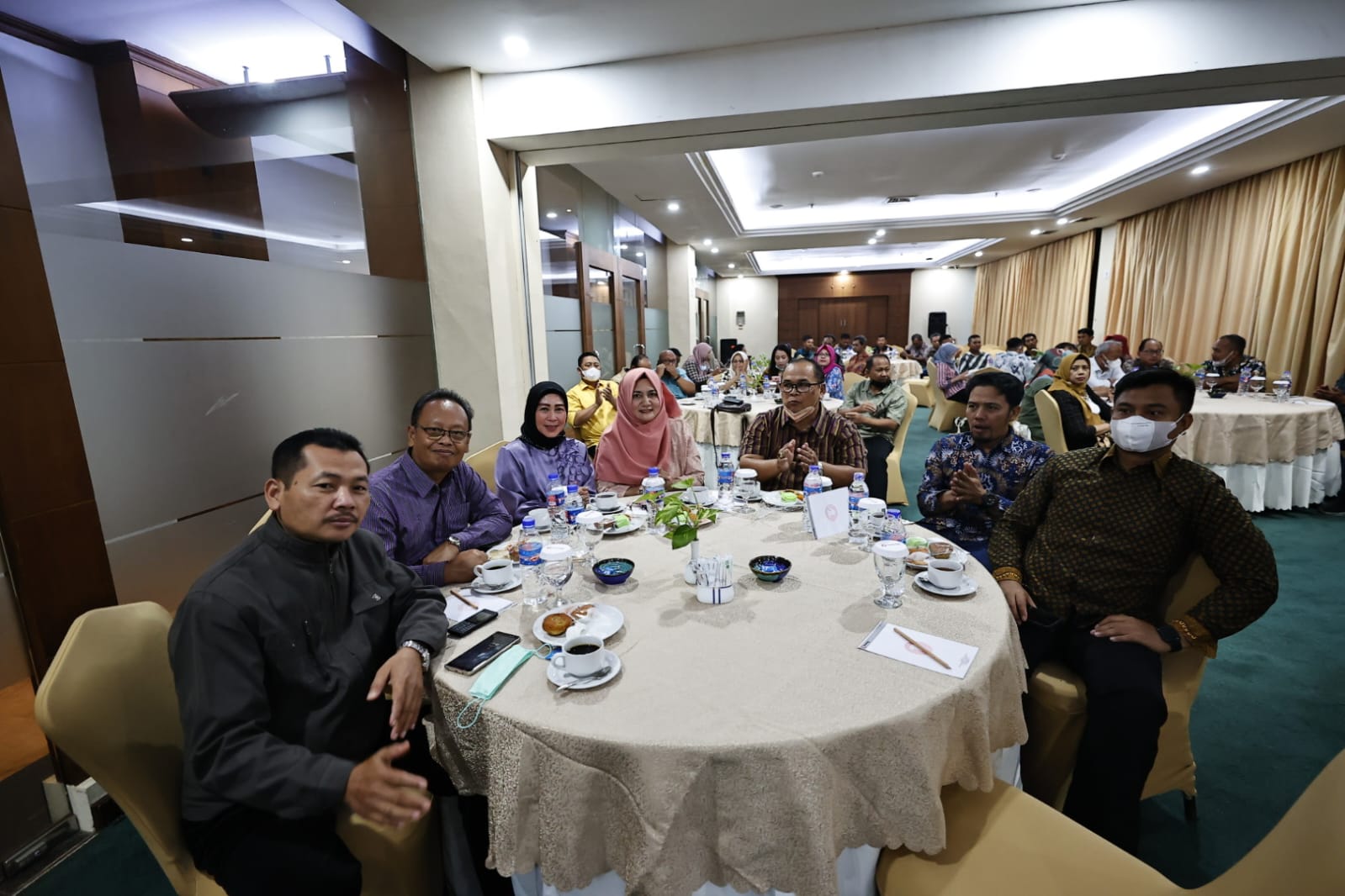Foto 8 dari 12: Belajar Pengelolaan Lingkungan Skala Internasional, Wali Kota Hadirkan Narasumber Dari Singapura