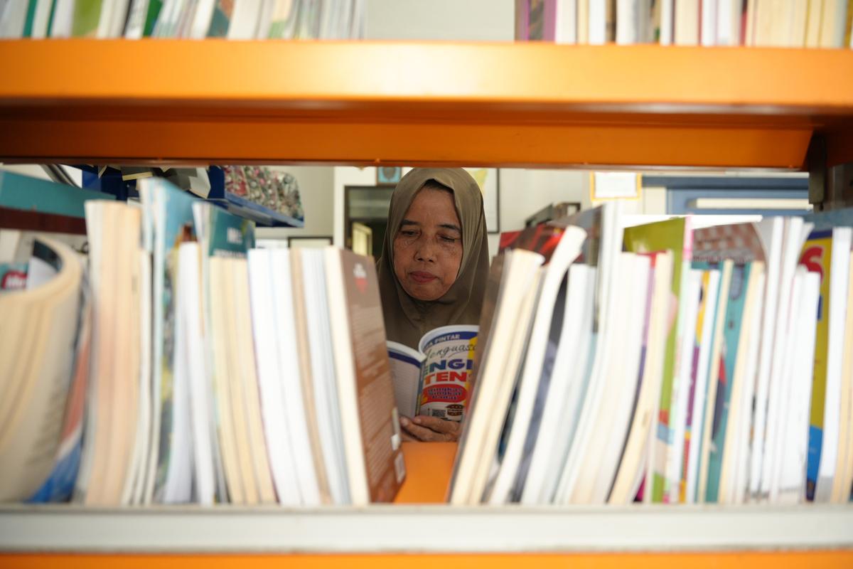 Foto 6 dari 6: Kisah Runtut Widajati, 21 Tahun Urus Perpus Kelurahan, Kini Berbuah Tiga Penghargaan Nasional