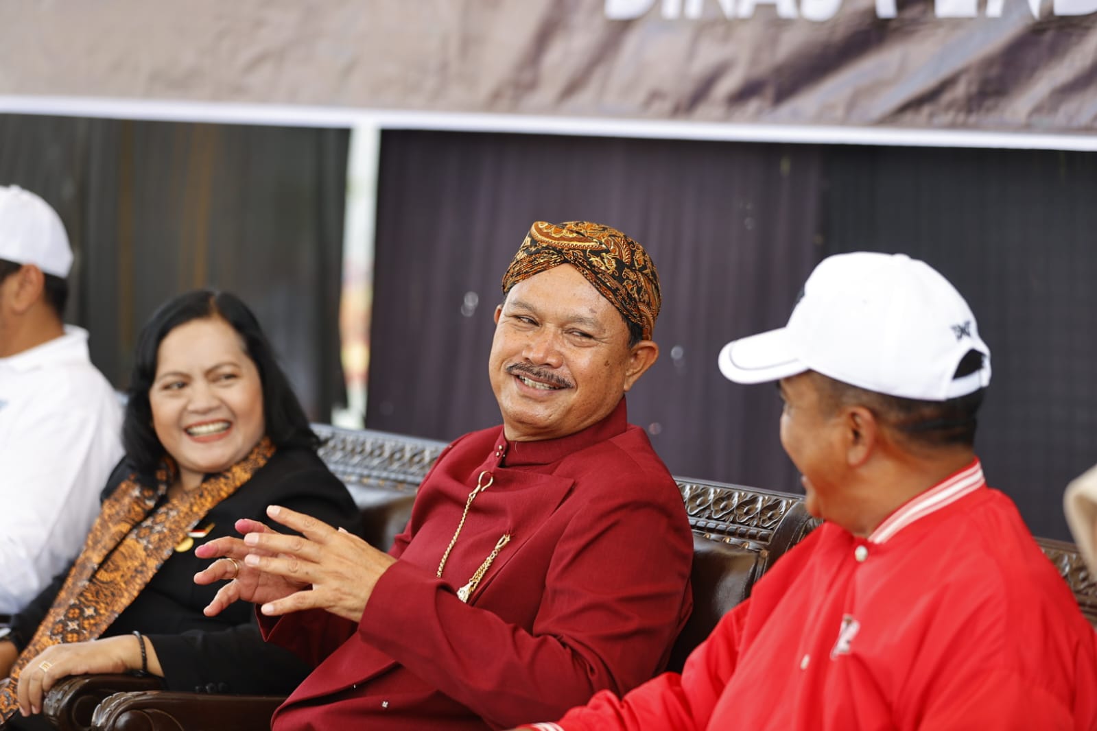 Foto 6 dari 7: Peringatan Hardiknas, Wali Kota: Kita Siapkan Generasi Emas 2045 Melalui Program Laptop