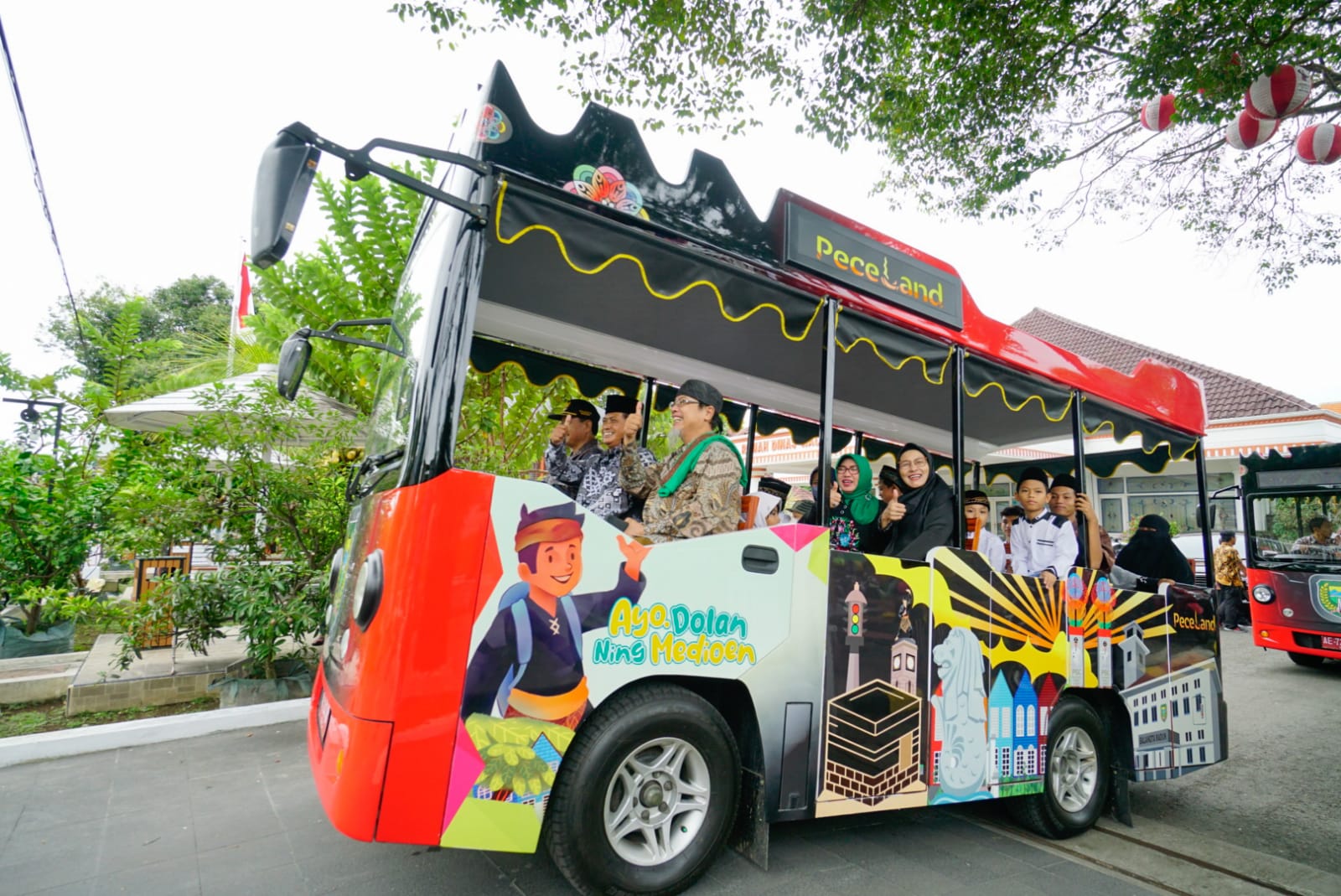 Foto utama berita: Berbagi Kebahagiaan Dengan Anak Yatim, Wali Kota Ajak Keliling Naik Elcito