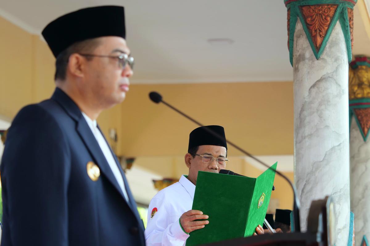 Foto 3 dari 19: Peringati Hari Santri, Pj Wali Kota Harap Santri Tingkatkan Kemandirian dan Lanjutkan Perjuangan