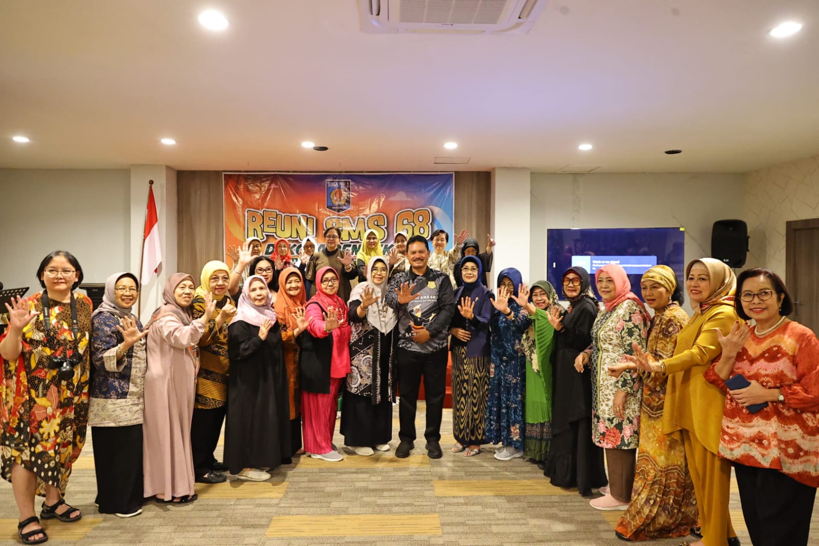 Foto 8 dari 11: Reuni Bersama Alumni Smasa Angkatan 1968, Wali Kota Sampaikan Perkembangan Hingga Program Dukung SDM Unggulan
