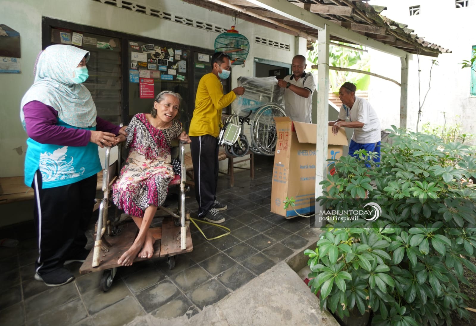 Fasilitasi Alat Bantu Layak Bagi Disabilitas, Pemkot Madiun Berikan Empat Kursi Roda Baru untuk Warga