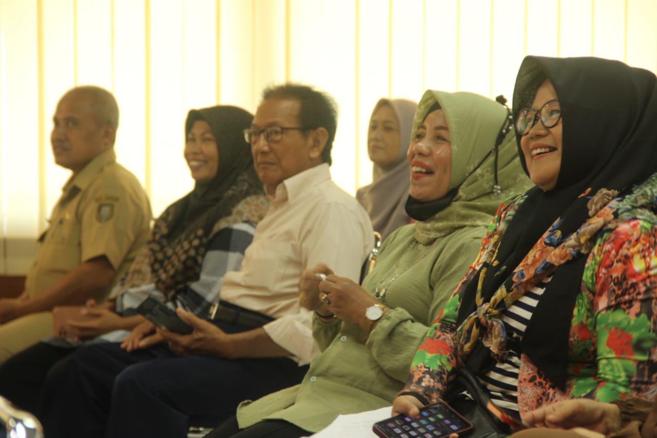 Foto 6 dari 11: Dorong UMKM Naik Kelas, Pemerintah Kota Madiun-PT. INKA (Persero) Gelar Bimtek Bagi Pengelola Lapak UMKM Kelurahan