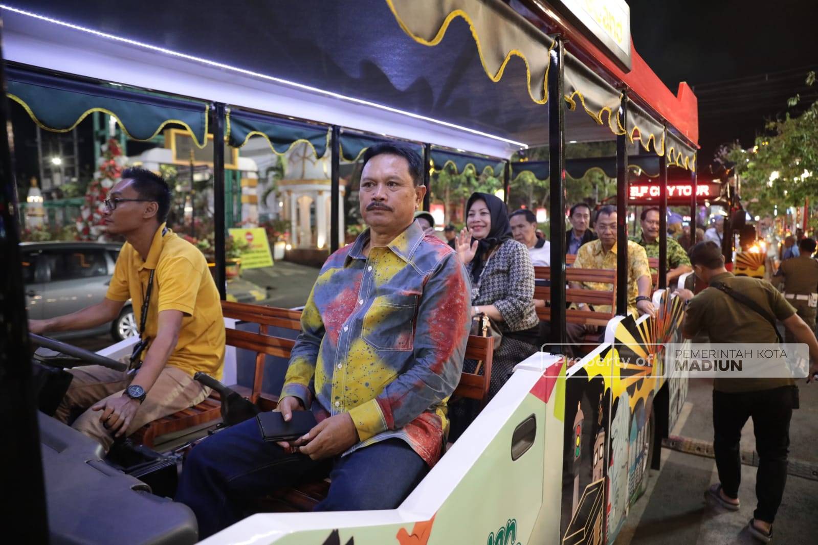 Sambut Pensiunan Pemprov Jatim, Wali Kota Ajak Keliling Lihat Keindahan Kota
