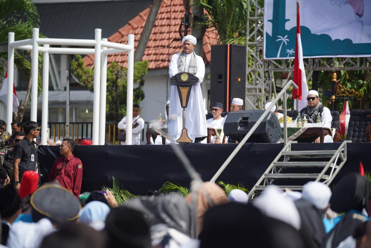 Foto 7 dari 17: Pengajian Akbar Peringatan Hari Santri Berlangsung Meriah, Wali Kota Sampaikan Apresiasi Kepada Jamaah