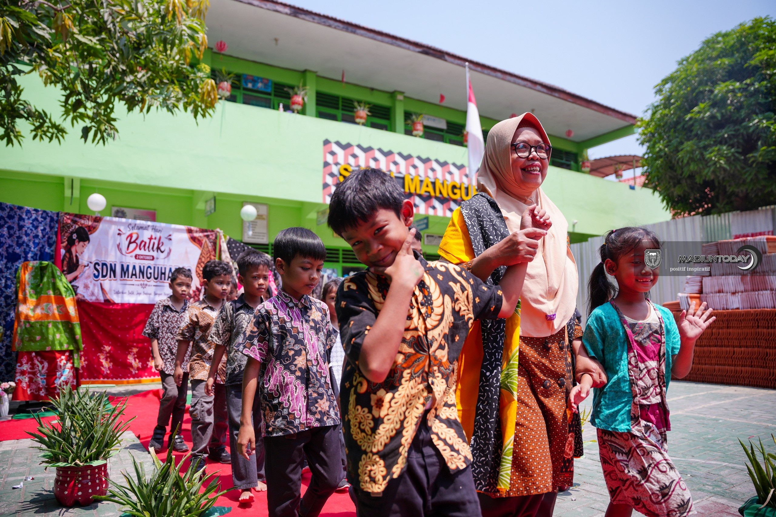 Foto 6 dari 9: Dari Baju ke Canting, Anak-anak Mulai Mengenal Batik Lebih Dekat