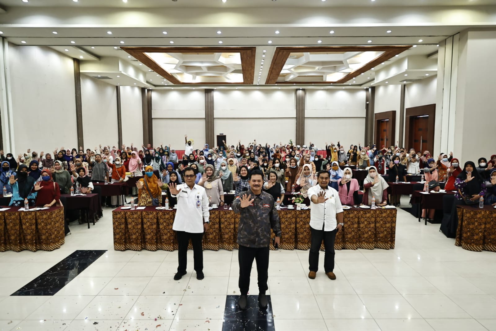 Foto 10 dari 10: Gelar Workshop Bagi Ibu Rumah Tangga, Wali Kota Ingin Ibu Rumah Tangga Juga Berdaya