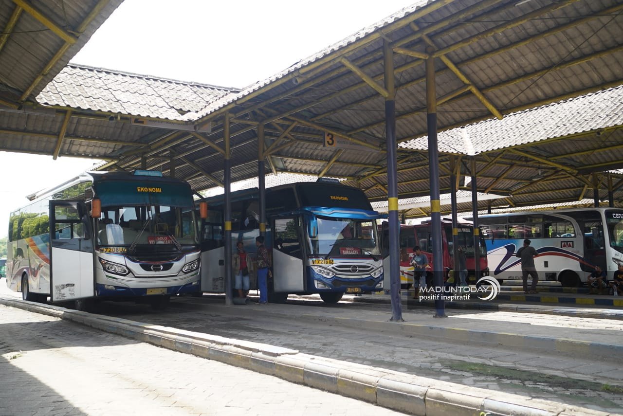 Foto utama berita: Tarif Bus AKAP-AKDP di Terminal Purboyo Alami Kenaikan