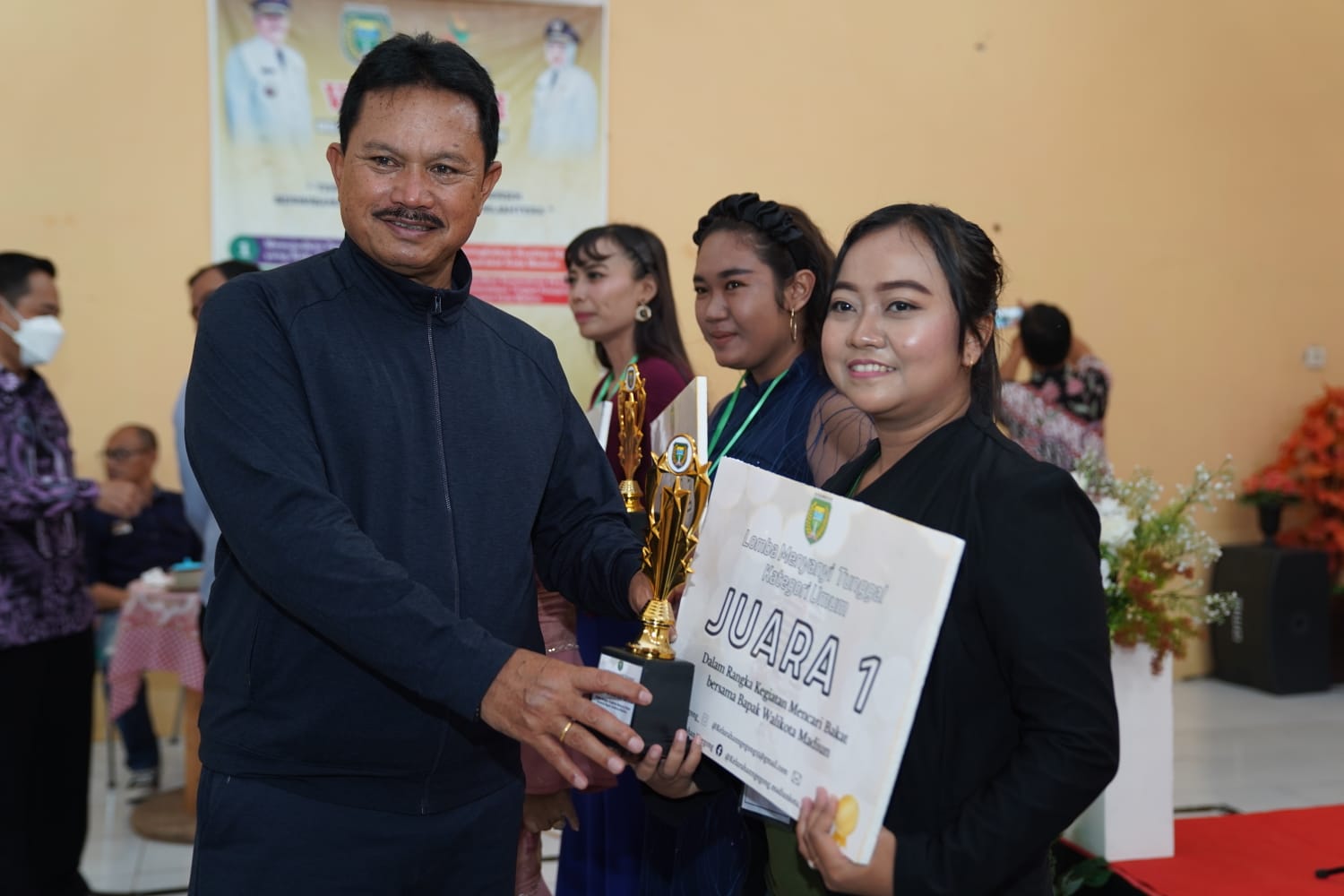 Foto 3 dari 10: Kelurahan Sogaten dan Ngegong Siap Sumbang Bibit Unggul Penyanyi untuk Kota Pendekar