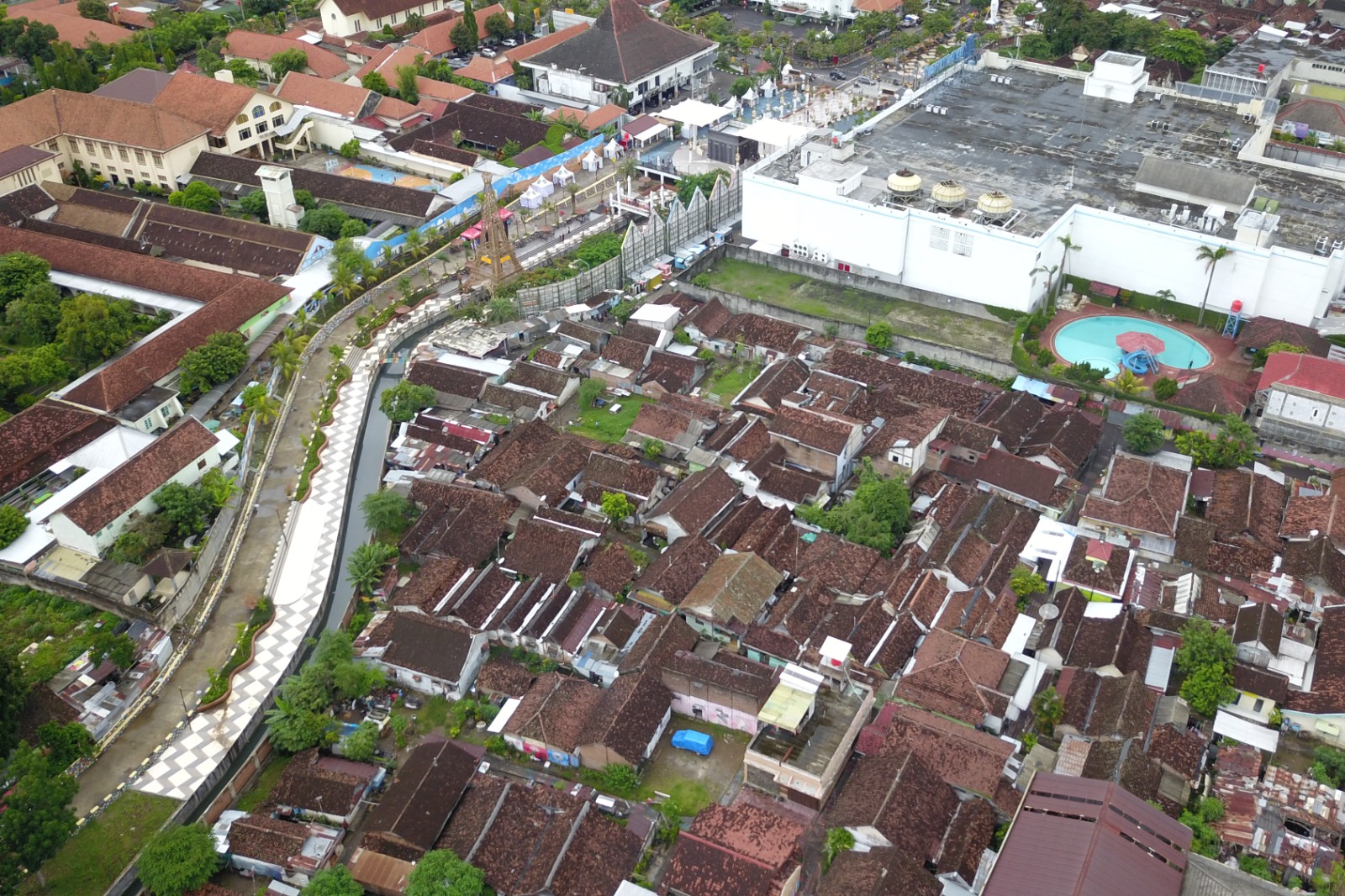 Foto 2 dari 10: Dekat dengan PRC, Wali Kota Berencana Jadikan Permukiman Lodayan Jadi Kampung Wisata Kreatif