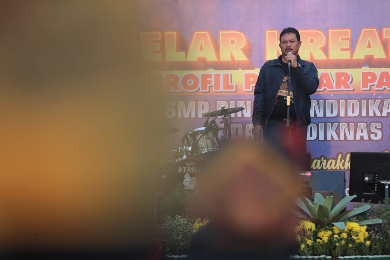 Foto 2 dari 15: Tinjau Stand Pameran dan Saksikan Gelar Kreativitas Siswa, Wali Kota Harap Potensi Siswa Tersalurkan