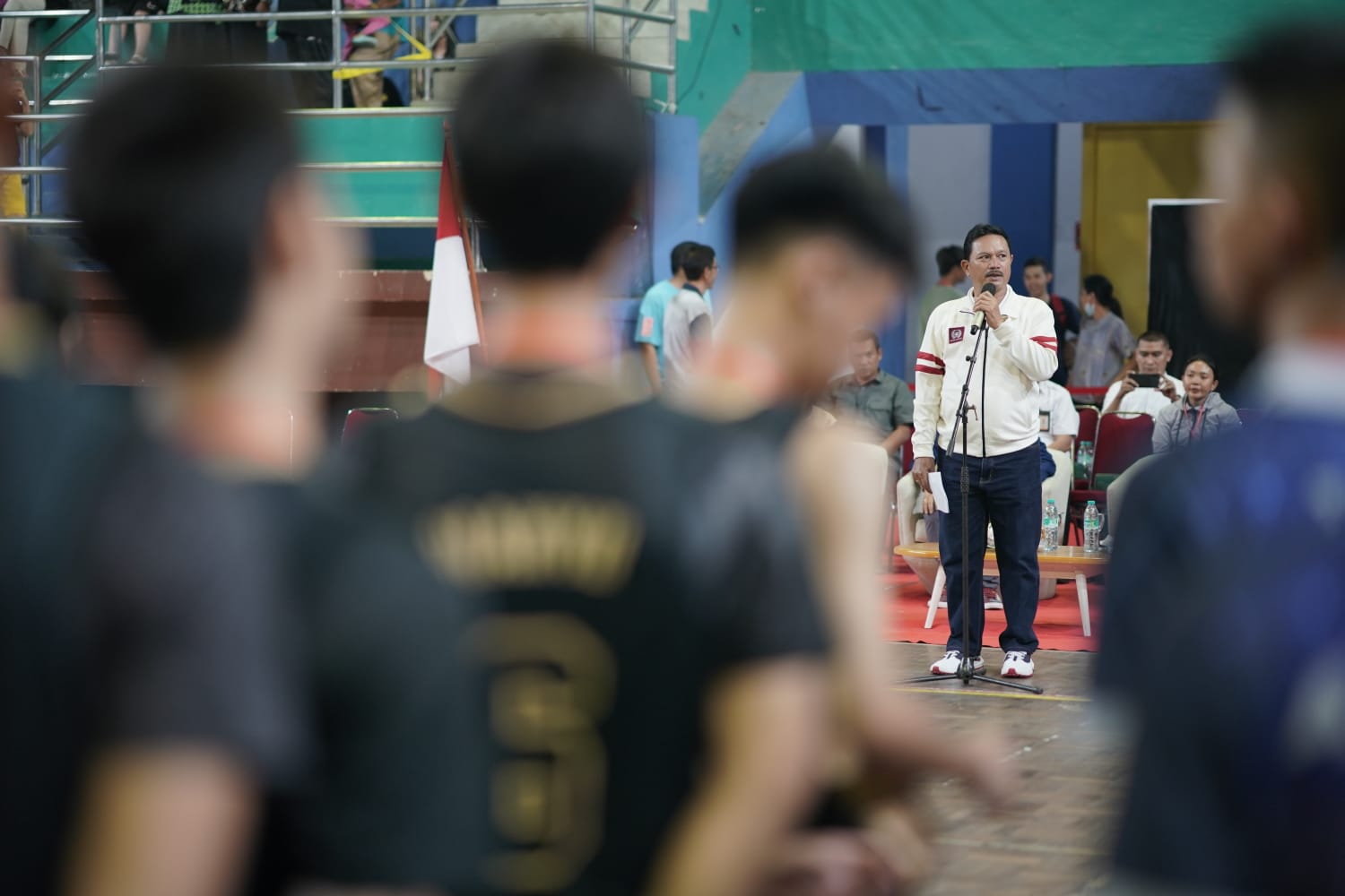 Foto 1 dari 9: Buka Turnament Bola Basket Walikota Cup, Wali Kota Maidi Harap Cetak Tim Berprestasi