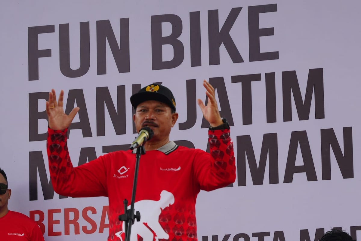 Foto 2 dari 8: Gowes Bersama Bank Jatim Mataraman, Wali Kota Apresiasi Upaya Jaga Kesehatan Karyawan