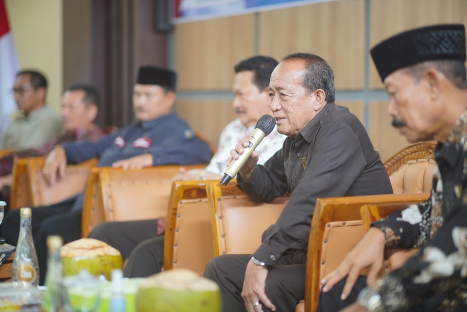 Foto 3 dari 15: Gelar Pertemuan Dengan Perwakilan Organisasi Masyarakat Dan DPRD, Wali Kota Bahas Rencana Pembangunan