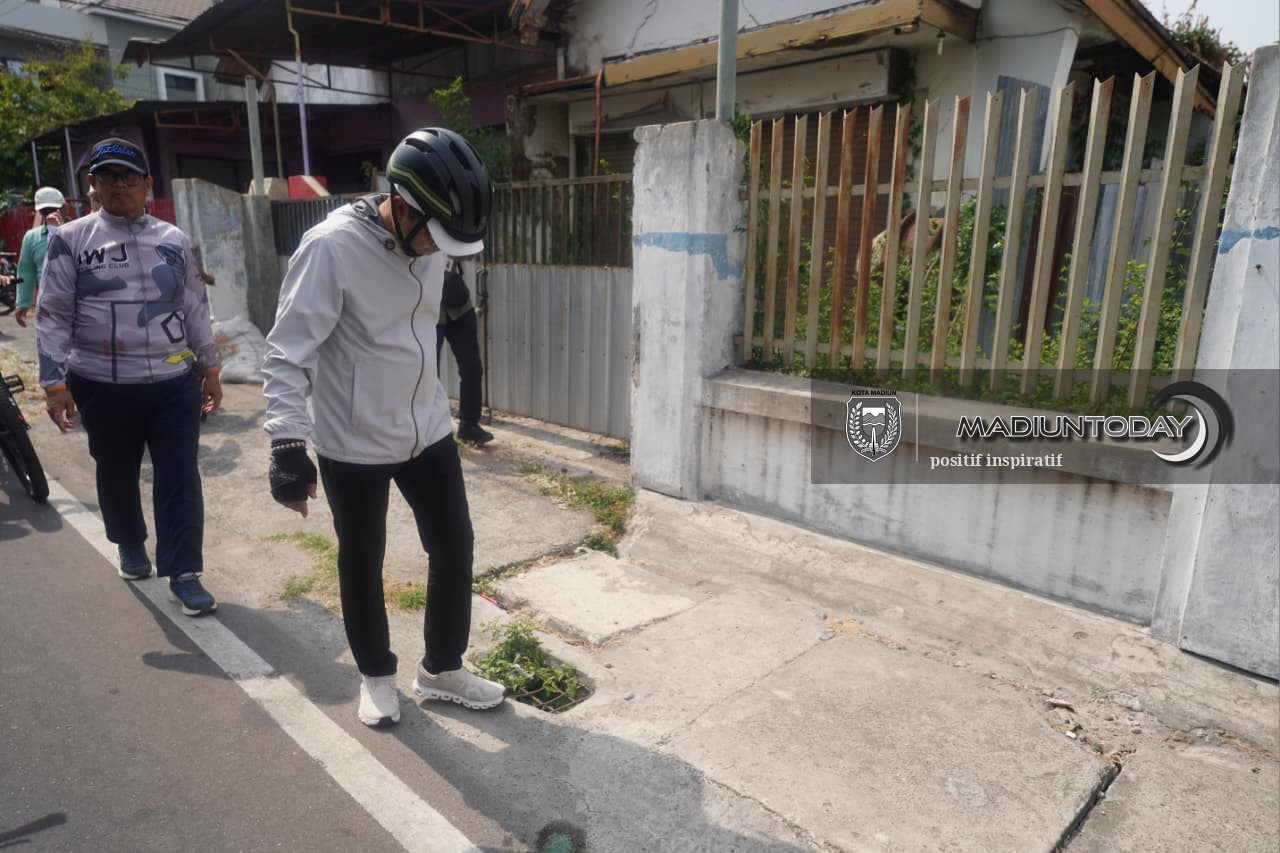 Foto 2 dari 13: Madiun Darurat Drainase, Plt Wali Kota Minta Data Drainase Seluruh Kota Untuk Dikaji Minggu Ini