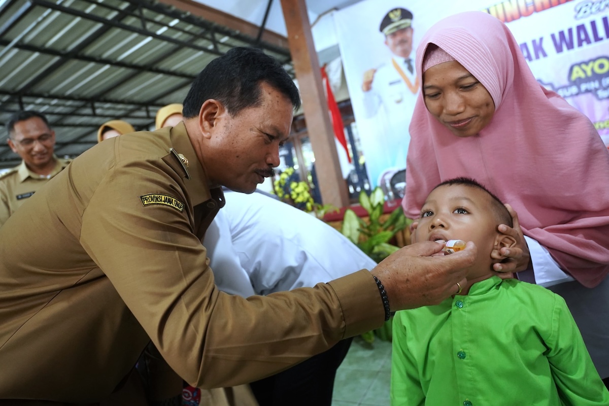 Foto 8 dari 10: Pantau Vaksinasi Polio Serentak, Wali Kota Dr. Maidi: Generasi Emas Kedepan Harus Kita Antisipasi