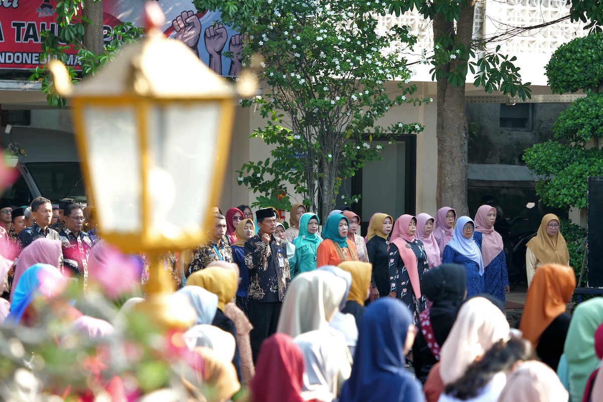Foto 2 dari 26: Peringati Hari Ibu Ke-95, Wali Kota Gelar Upacara Bendera Hingga Perayaan Bersama Organisasi Wanita Kota Pendekar