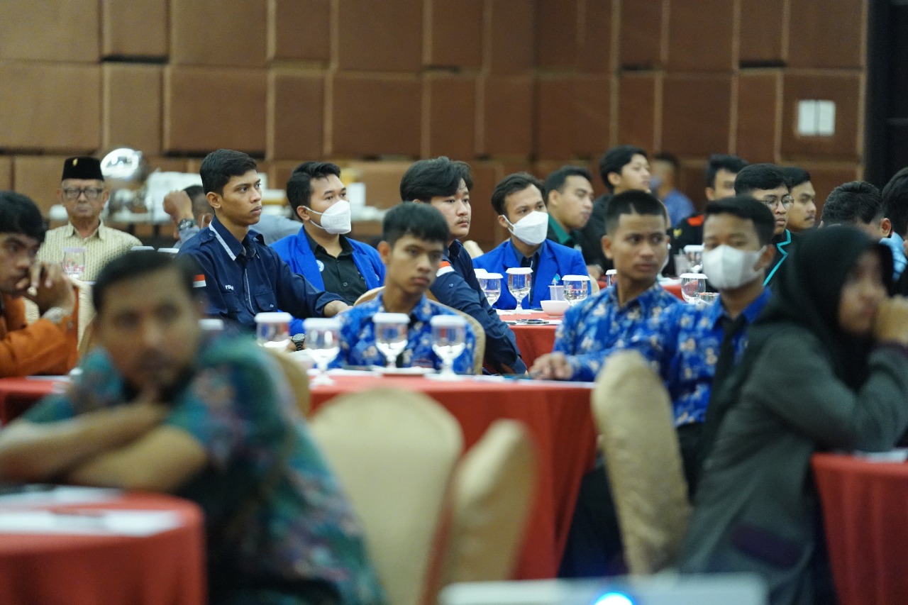 Foto 7 dari 10: Hadiri Sosialisasi Pemilih Pemula, Wali Kota Ajak Generasi Muda Ikut Dalam Pembangunan Kota