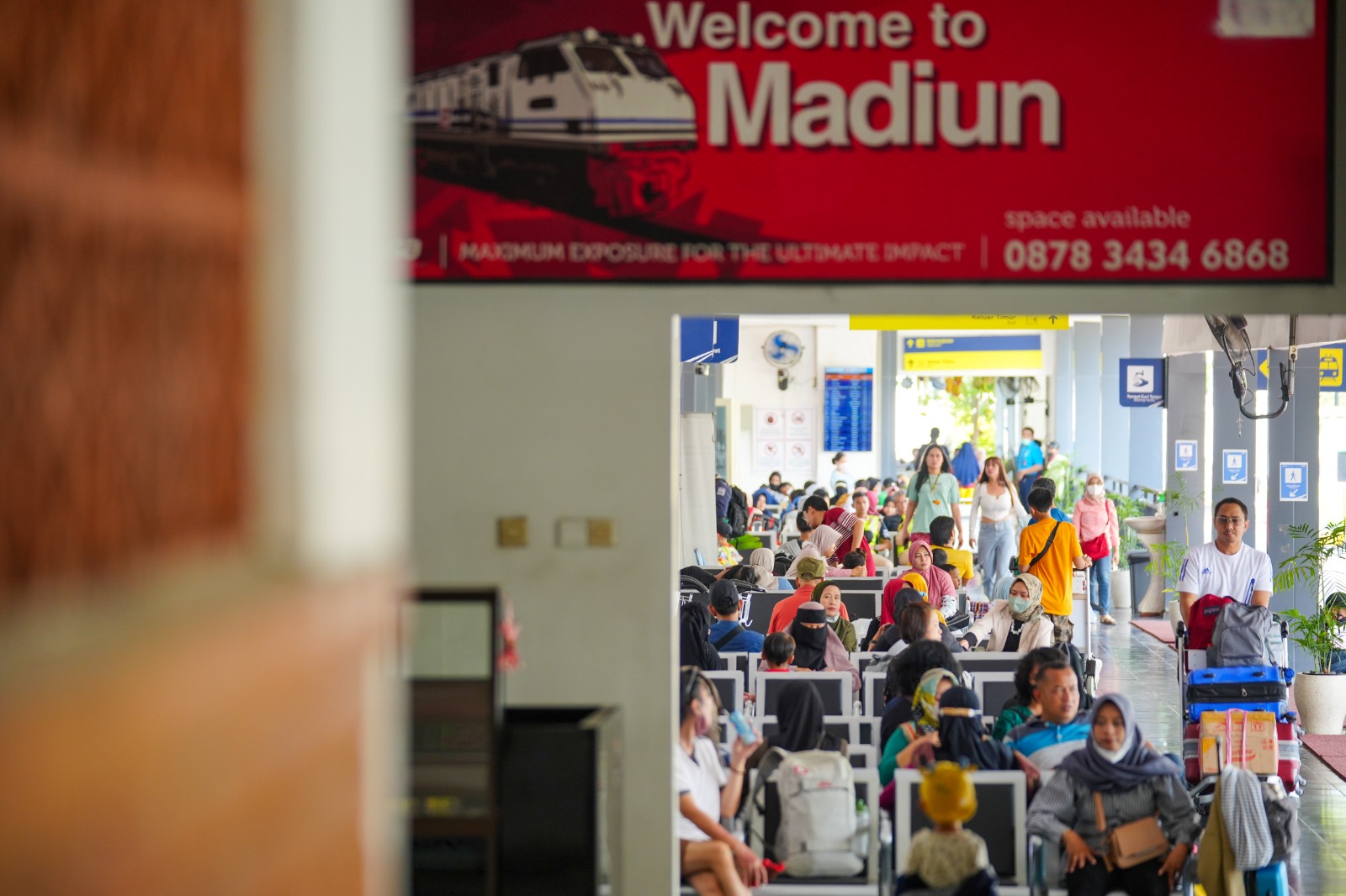 Foto 2 dari 8: Arus Balik Lebaran, Stasiun KA Terpantau Ramai Tertib