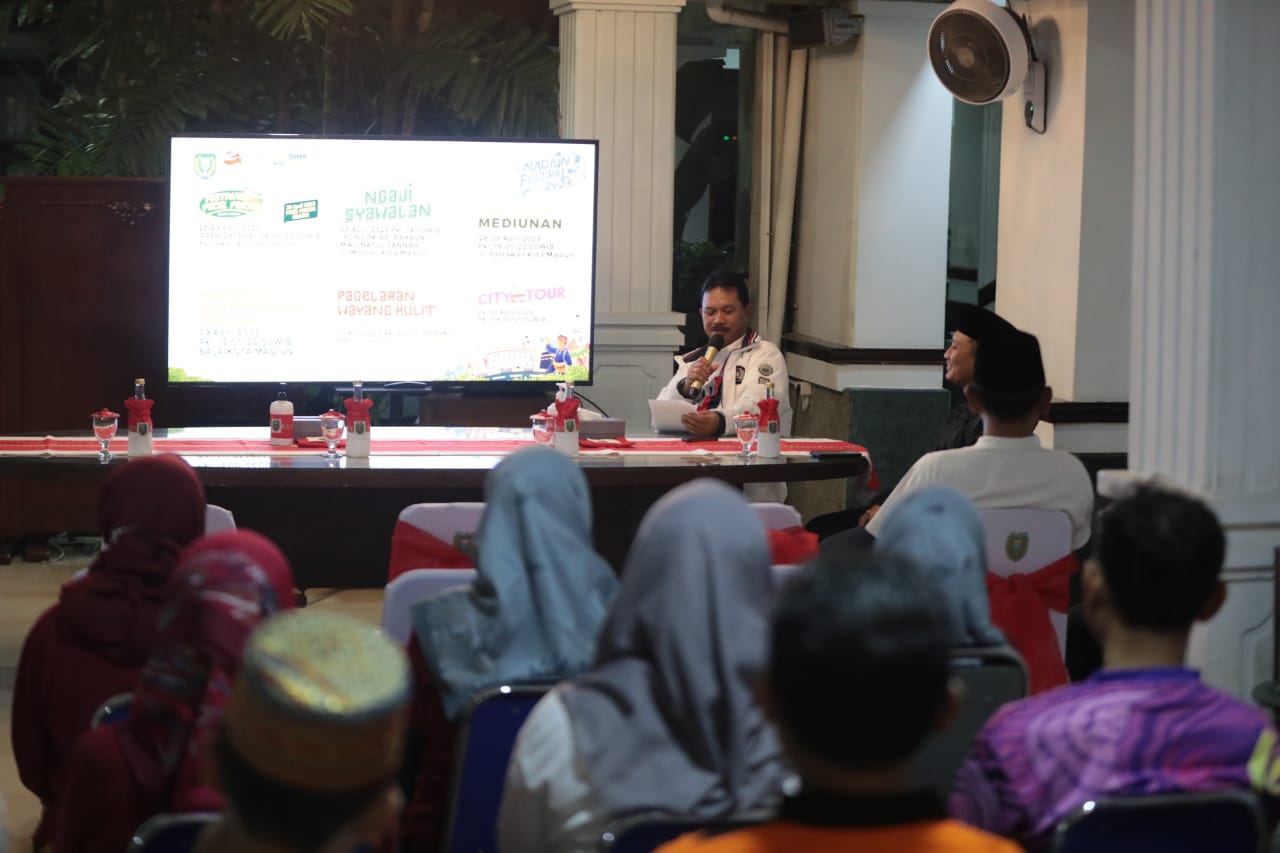 Foto 8 dari 10: Pengarahan Malam Lanjut Sepedahan, Wali Kota Ingin Kepala OPD Tetap Bugar di Kala Ramadan