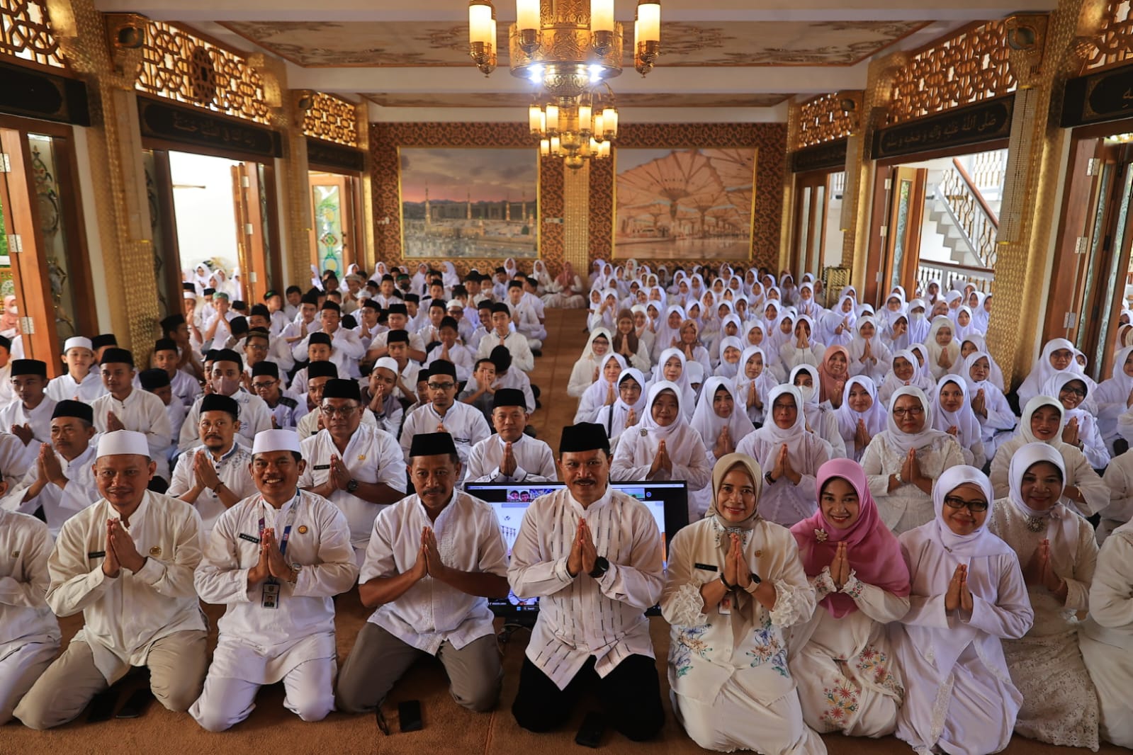 Foto 10 dari 13: Buka Khataman Alquran dan Tinjau Pondok Ramadan, Wali Kota: Ramadan Momentum Bangun Karakter Religius