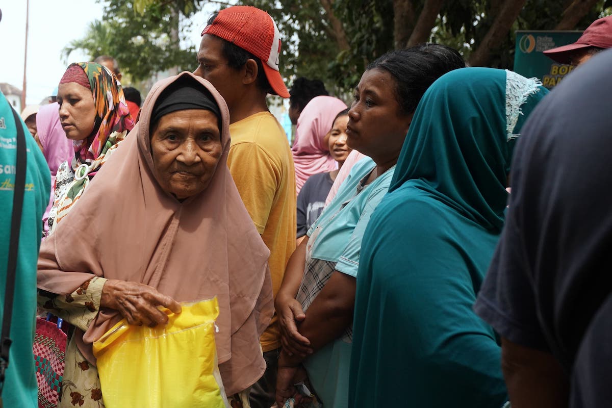 Foto 1 dari 9: Peringati Hari Pangan Sedunia, DKPP-PKK Sediakan 1,5 Ton Beras Murah Untuk Warga