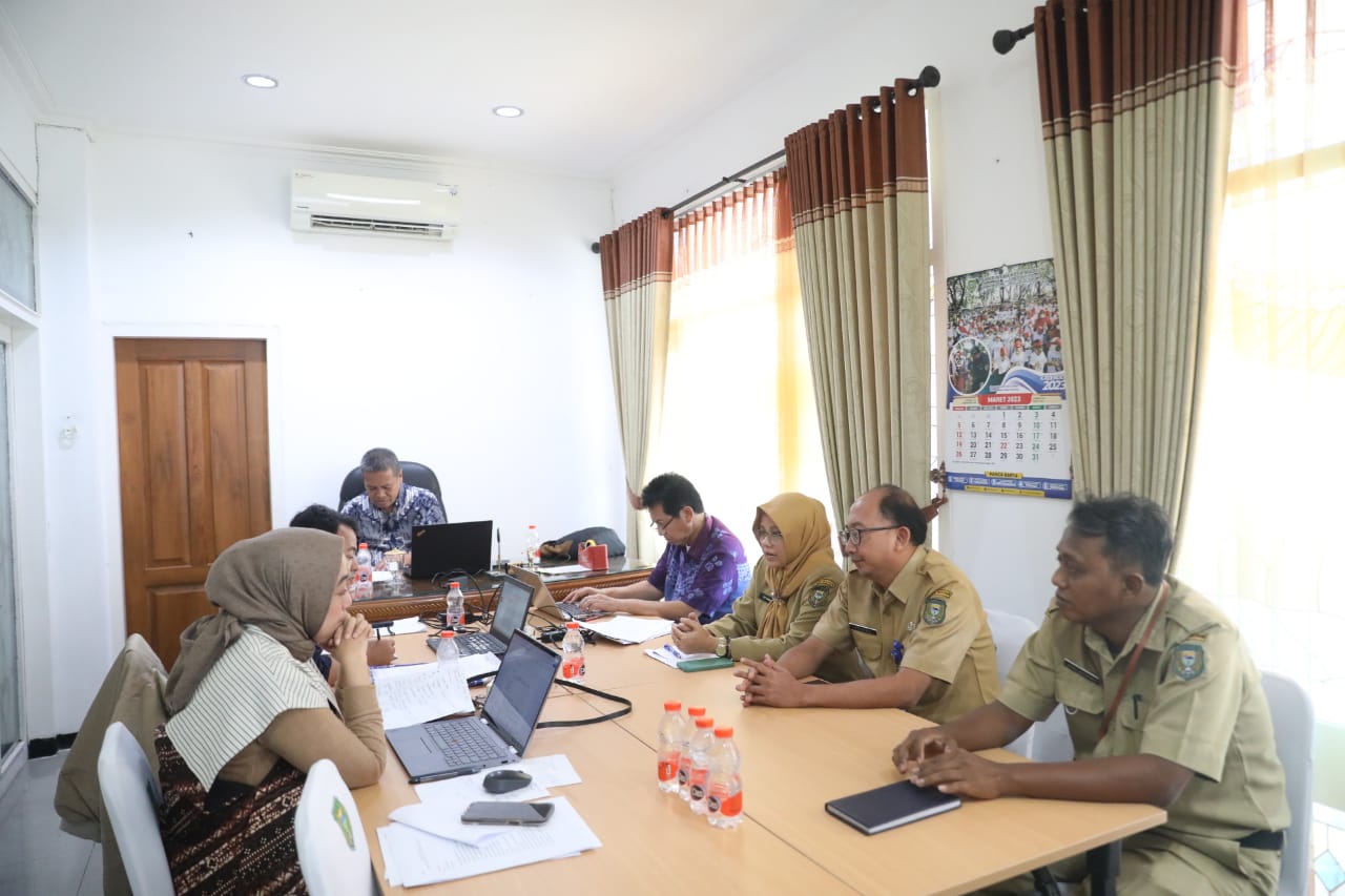 Foto 7 dari 10: Assessment Dengan Tim UT Berlanjut, Pimpinan Dewan, OPD, LSM Hingga Media Dijadwalkan Wawancara Hari Ini