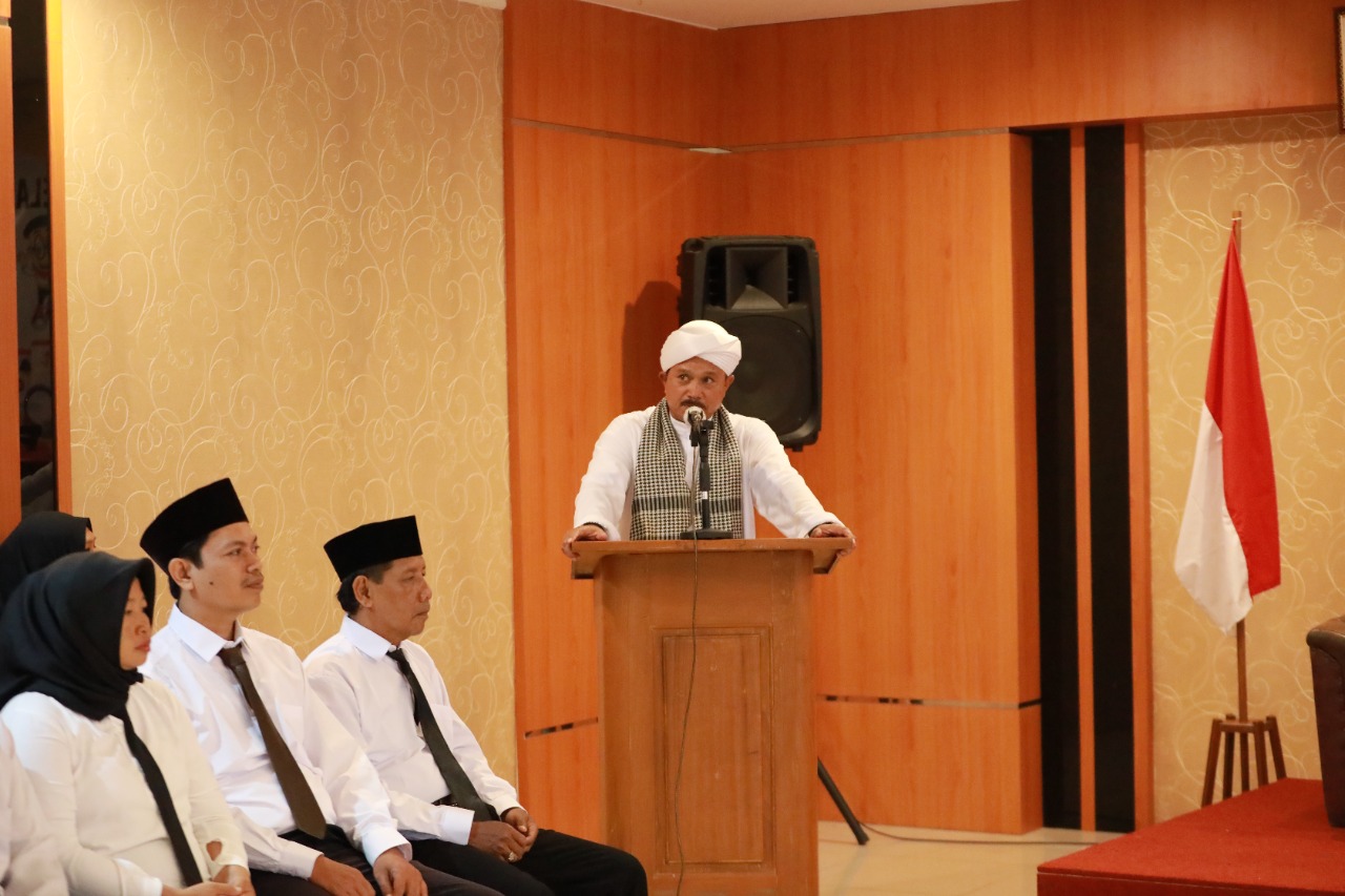 Foto 5 dari 10: Hadiri Pelantikan Pengawas Pemilu Kecamatan, Wali Kota Harap Berikan Kinerja Terbaik