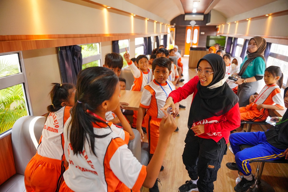 Foto 5 dari 9: Serunya Belajar Alat Transportasi Langsung dari Pabriknya