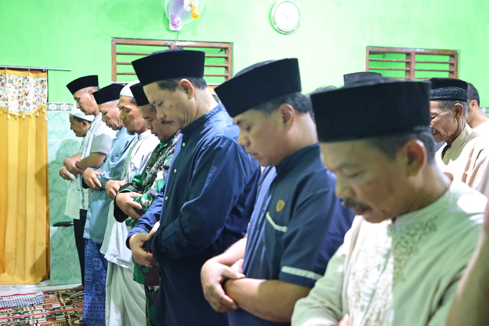 Gelar Kegiatan Bersama Warga, Wali Kota Maghrib Berjamaah Di Masjid At Taqwa