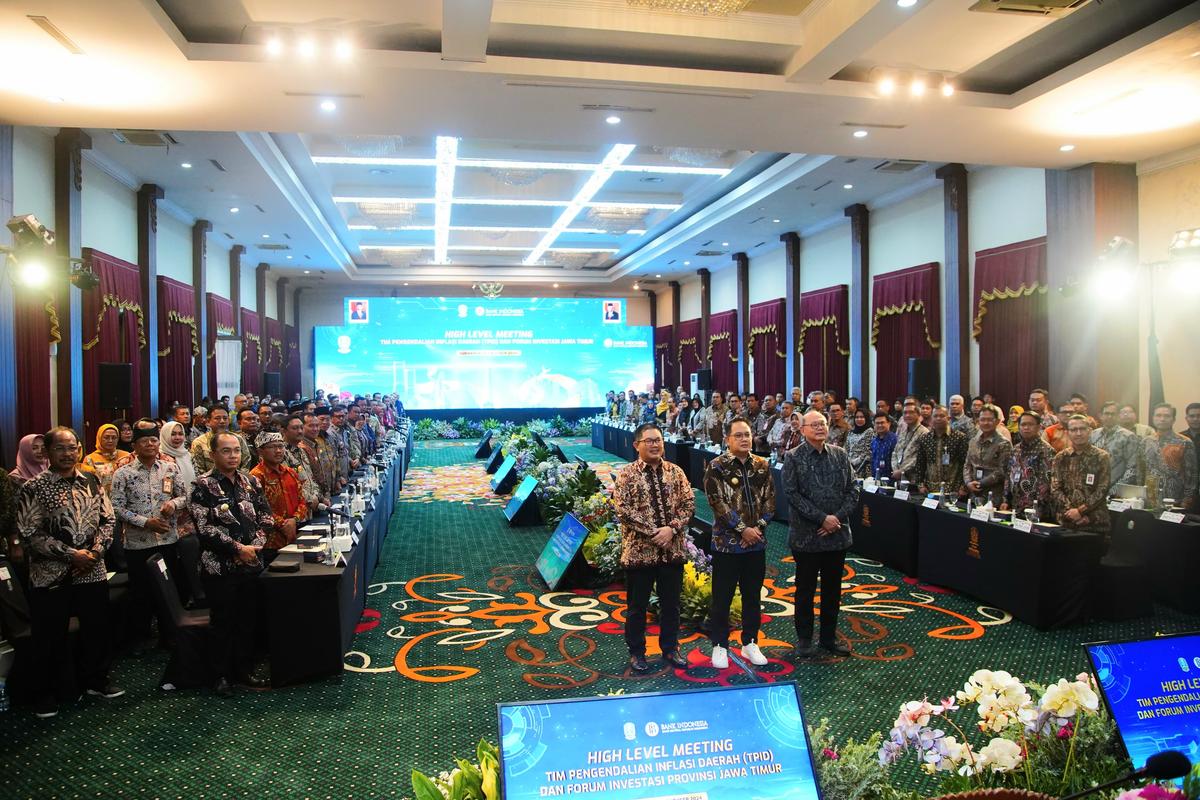 Foto 8 dari 9: Kota Madiun Raih TPID Berkinerja Terbaik Wilayah Jatim