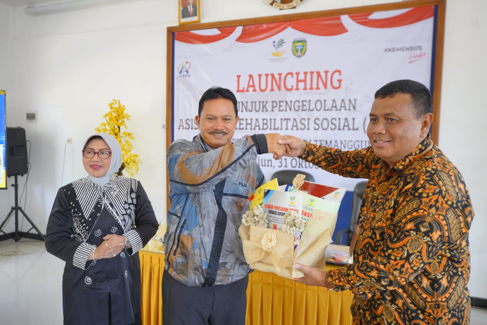 Wali Kota Salurakan Bantuan Atensi Kemensos RI Sekaligus Resmikan Unit Layanan Terapi