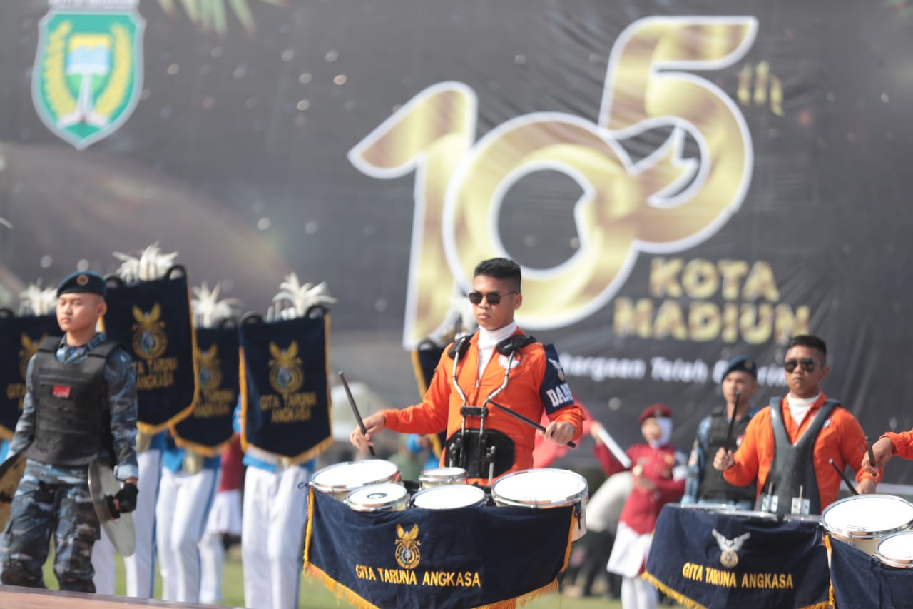 Foto 7 dari 12: Puncak Hari Jadi ke-105, Koreografi Pencak Silat Hingga Marching Band Sukses Meriahkan Gelaran Upacara