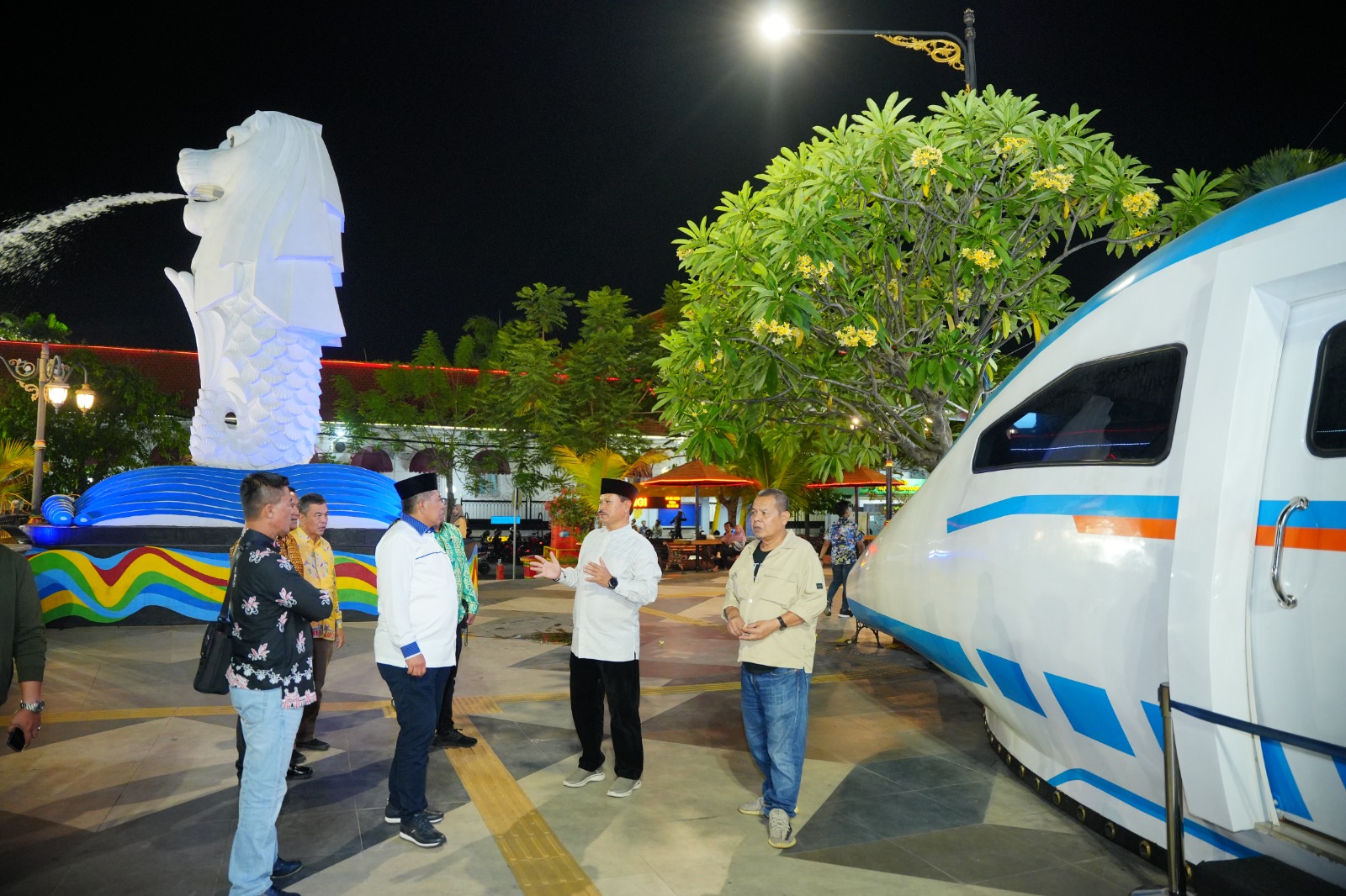 Foto 1 dari 4: Kunjungi Kota Madiun, Bupati Siak Kagum Akan Gemerlap Kota Pendekar