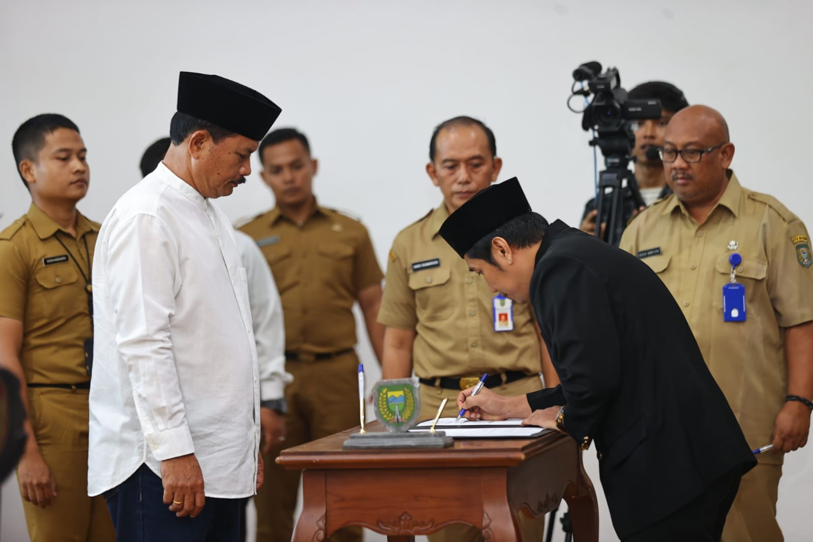 Foto 7 dari 10: Lantik 23 Pejabat, Wali Kota Sebut Masih Ada Pergeseran Lagi Dalam Waktu Dekat
