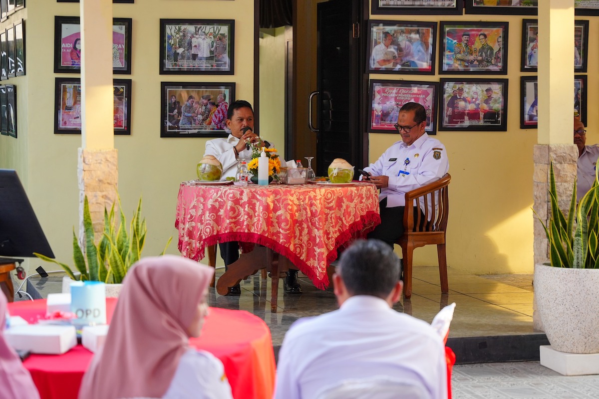 Beri Pembinaan Karyawan BUMD, Wali Kota Pesan Jaga Kekompakan Dan Aksi Sosial Untuk Masyarakat