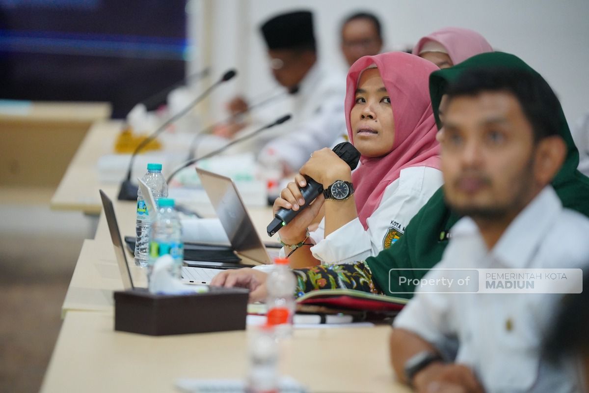 Foto 8 dari 8: Jalani Evaluasi, Wali Kota Harap Nilai Indeks SPBE Kota Madiun Terus Meningkat