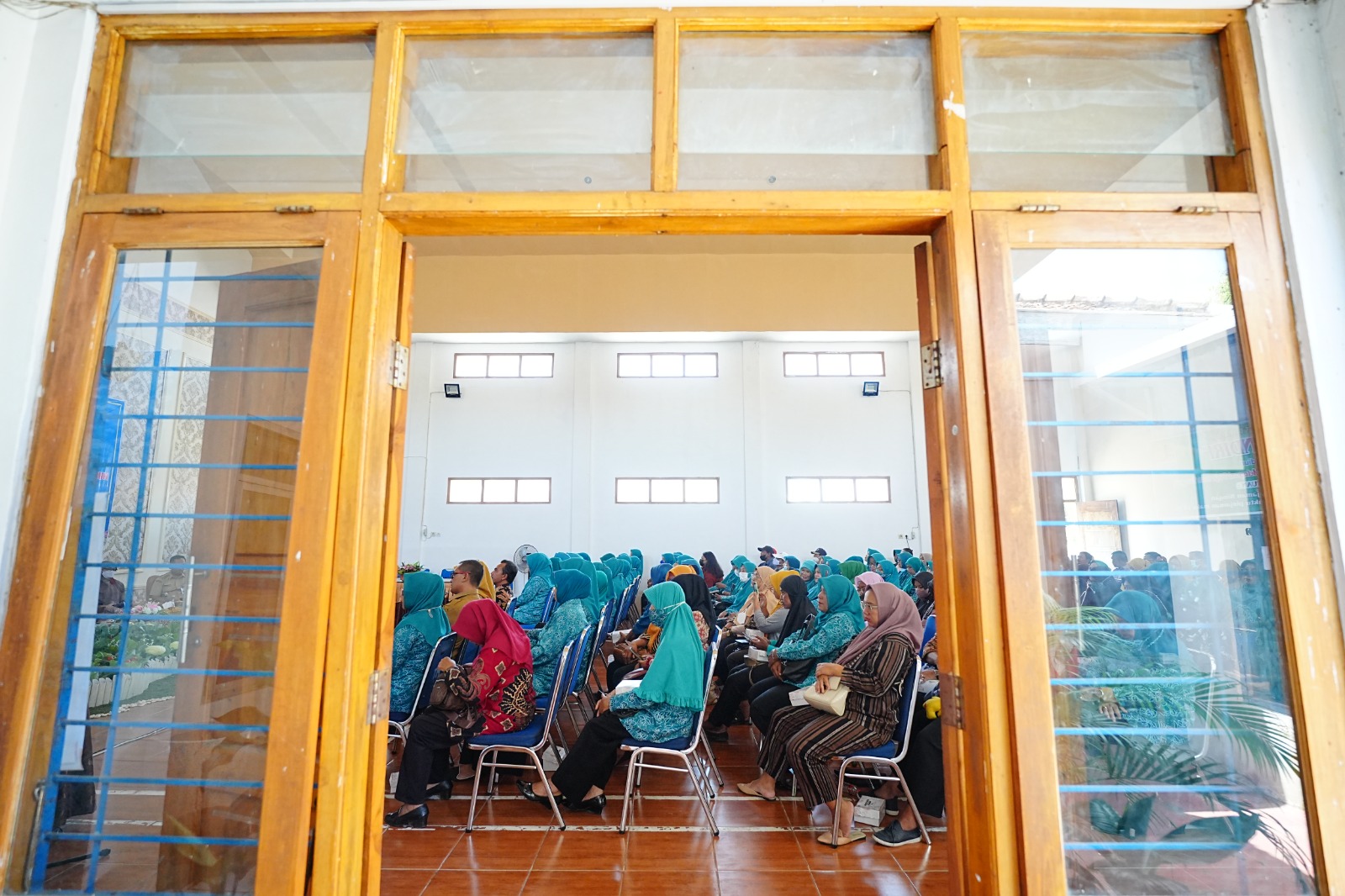 Foto 6 dari 10: Gelar Pertemuan Bersama Warga Kelurahan Taman, Wali Kota Pesan Sempurnakan Pembangunan