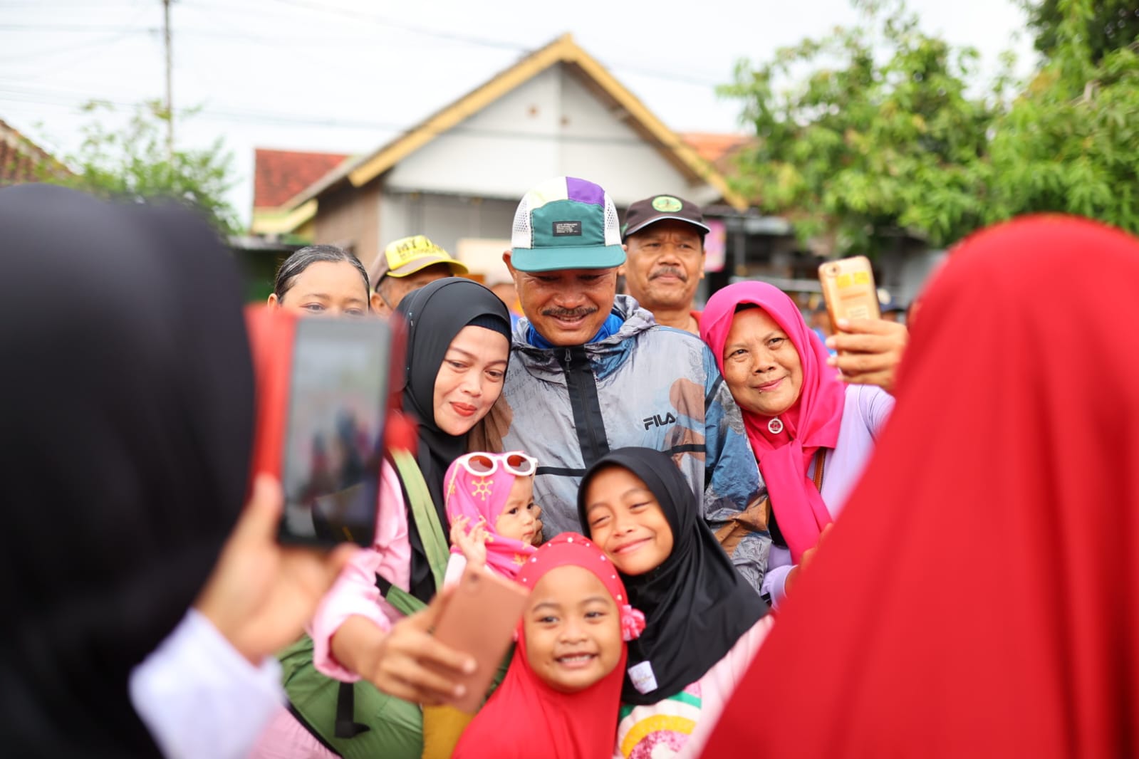 Foto 6 dari 7: Senam Lansia Peringatan Hari Ibu, Wali Kota: Lansia Harus Sehat dan Rukun