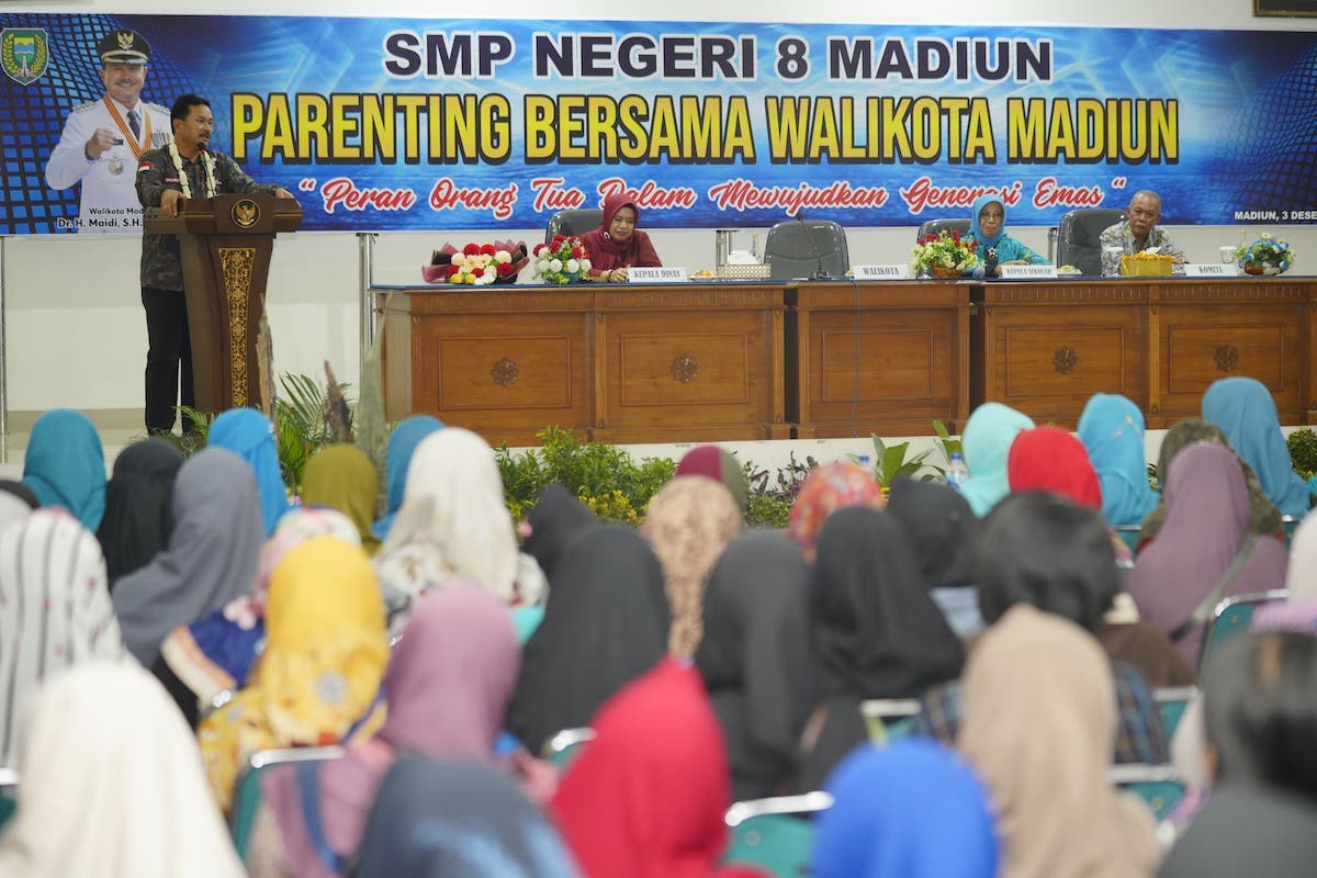 Foto utama berita: Beri Pembinaan Di SMPN 8, Wali Kota : Orang Tua Harus Tahu Dunia Anak