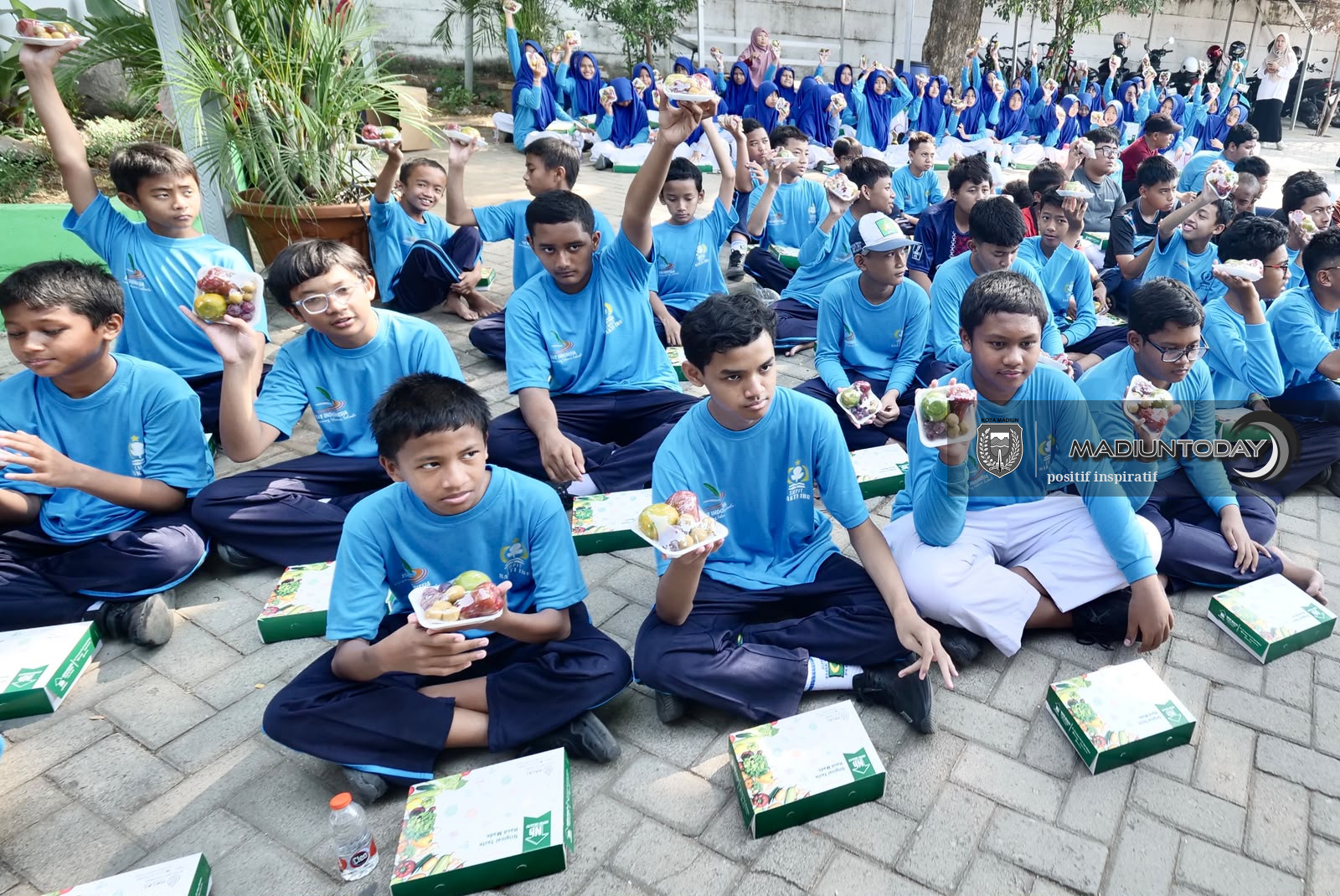 Foto 2 dari 7: Cegah Anemia, Puluhan Siswi di Kota Madiun Didorong Rutin Minum Tablet Tambah Darah