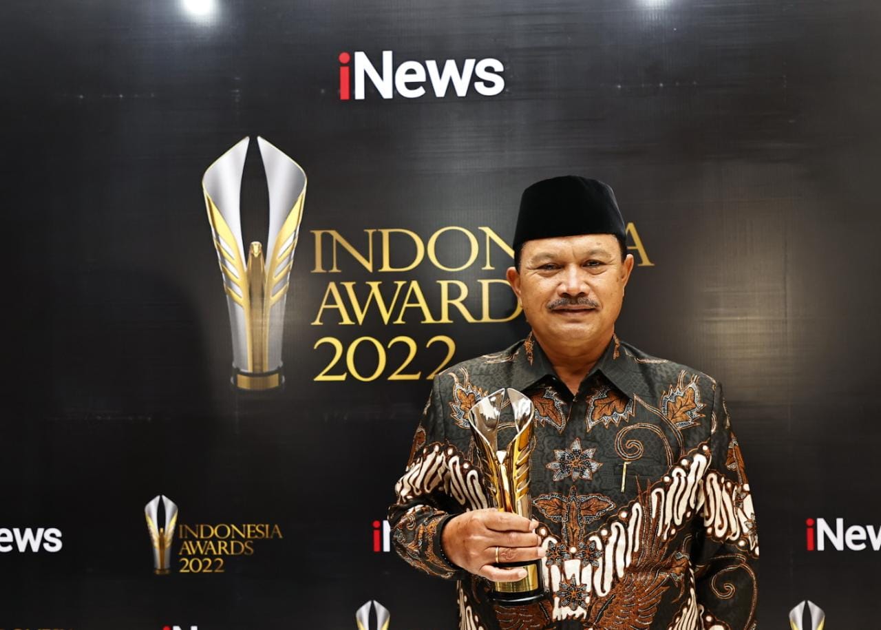 Foto utama berita: Tak Henti Berinovasi Untuk Kemajuan Kota, Wali Kota Maidi Raih Anugerah Indonesia Awards 2022