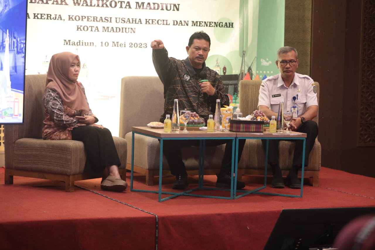 Foto 7 dari 11: Wali Kota Dorong UMKM Segera Sertifikasi Halal Produk